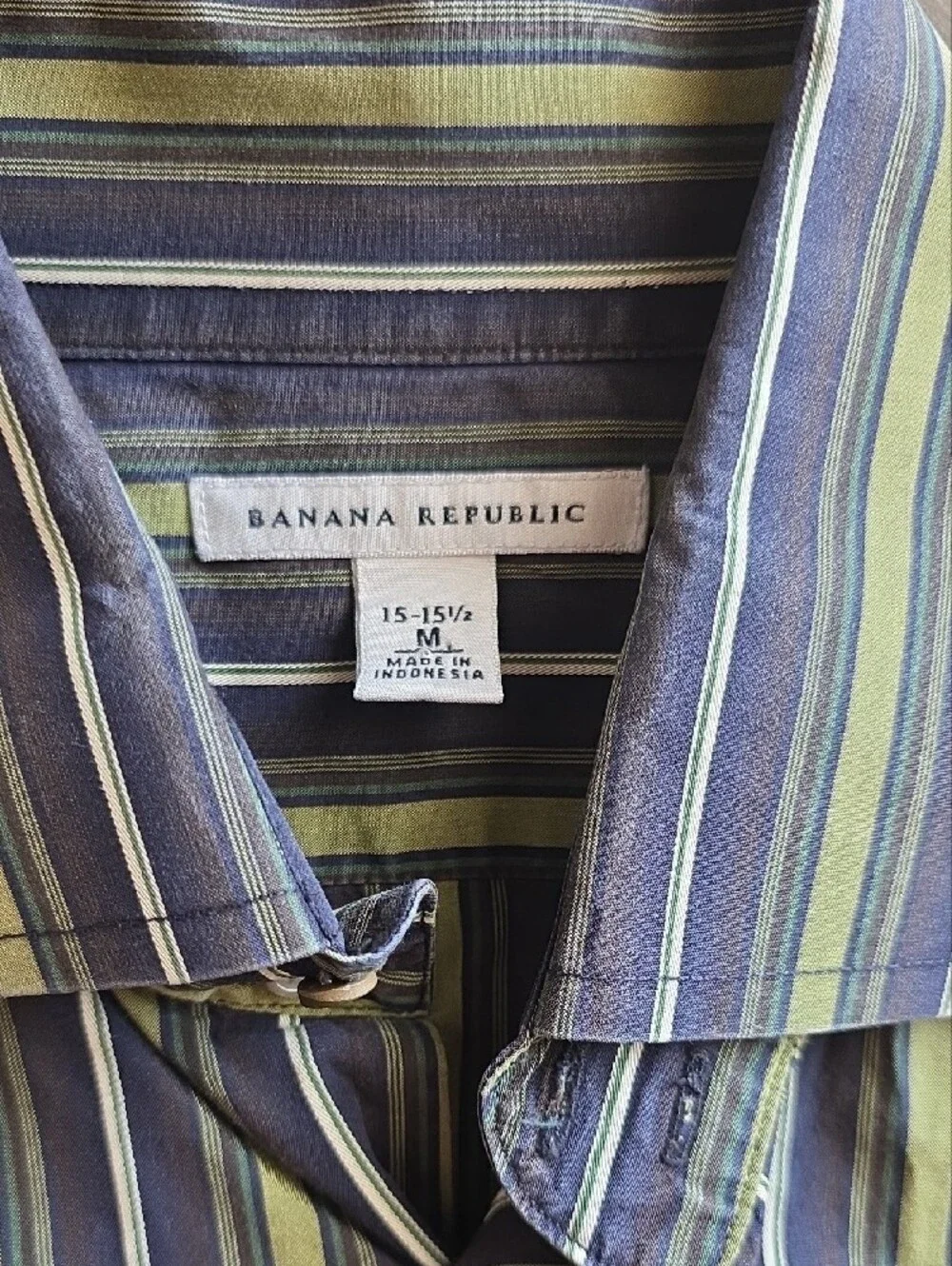 Banana Republic crisp button
